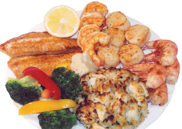 Order Super Deluxe Seafood Combo Platter (Fried or Broiled) food online from Maryland's Fresh Seafood store, Upper Marlboro on bringmethat.com