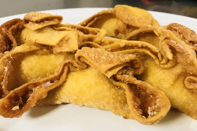 Order Crabmeat Rangoon (5) food online from Auntie Lee store, CHAMPAIGN on bringmethat.com