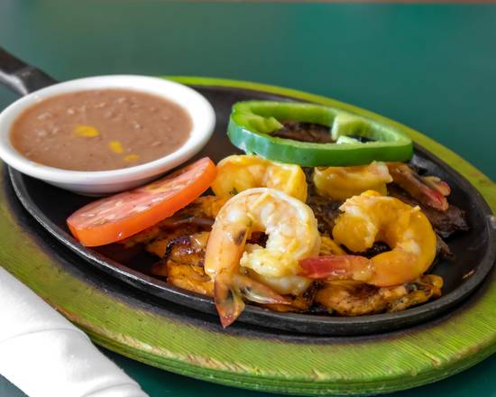 Order Fajitas food online from Laredo Grill store, Gaithersburg on bringmethat.com
