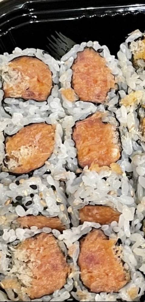 Order Spicy Tuna Sushi Roll food online from Mizu Sushi and Grill store, Jacksonville on bringmethat.com